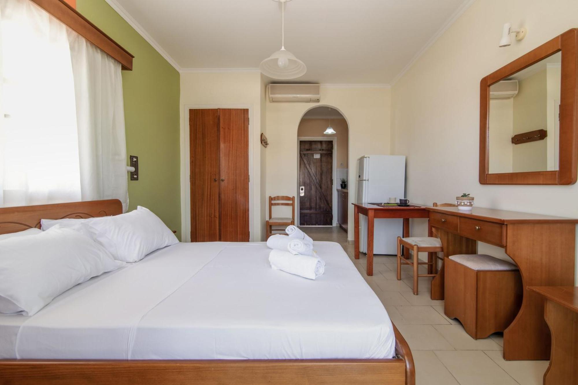 Sunbliss Studios & Apartments Alykes  Kamer foto